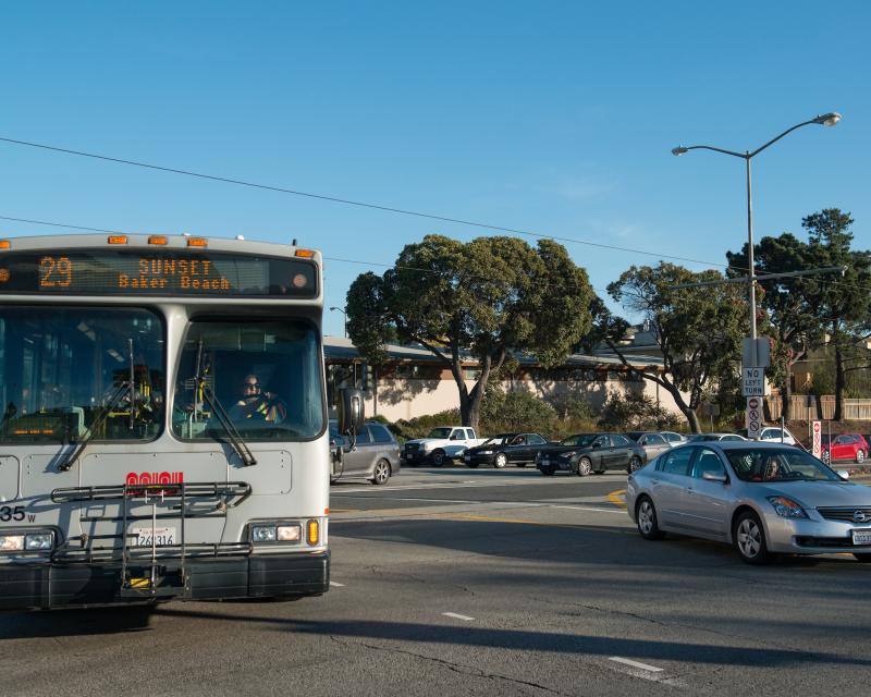 29 Sunset bus turning at an intersection