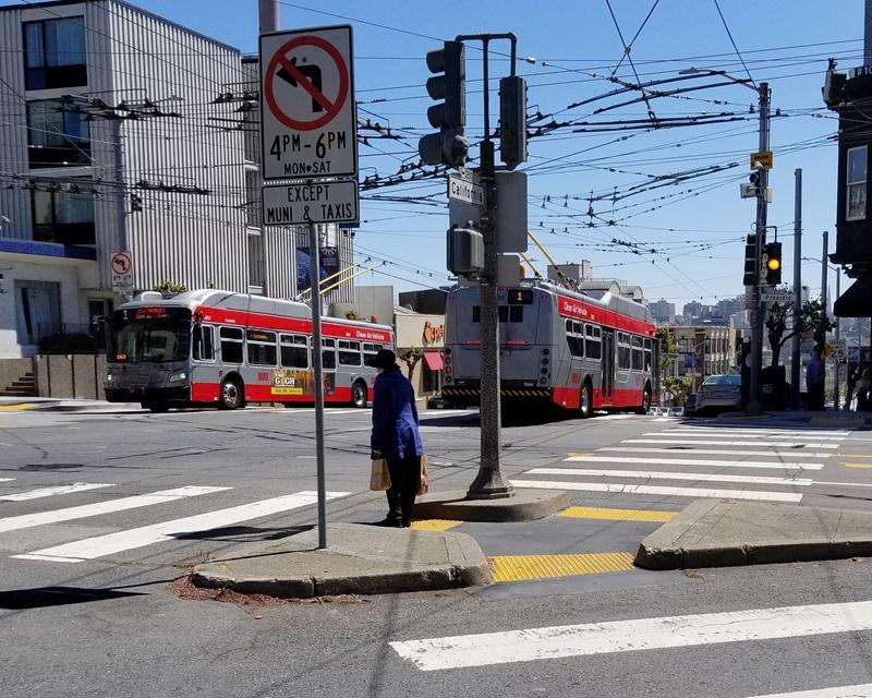 View of existing traffic signals looking east on California at Presidio