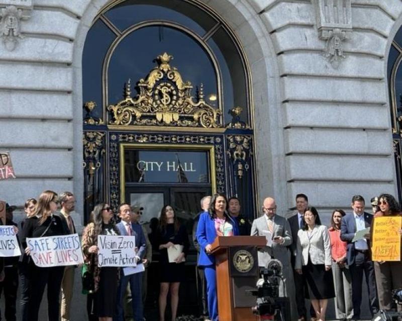 City Hall Image - photo credit Vicente Romero